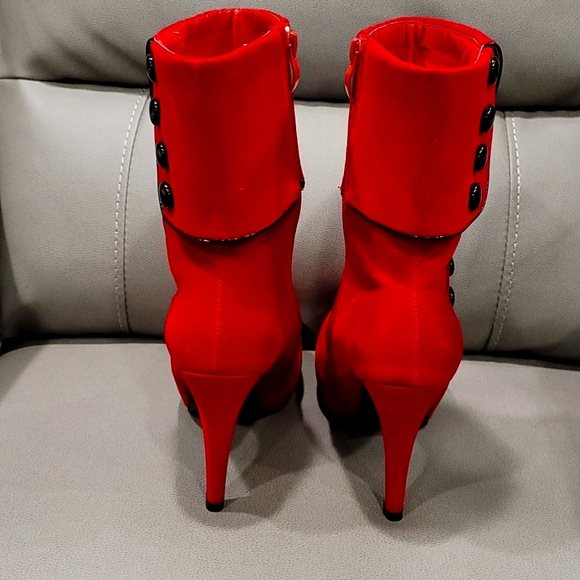 Crape Myrtle Woman's Scarlet Button Felt Boots - Picture 2 of 5